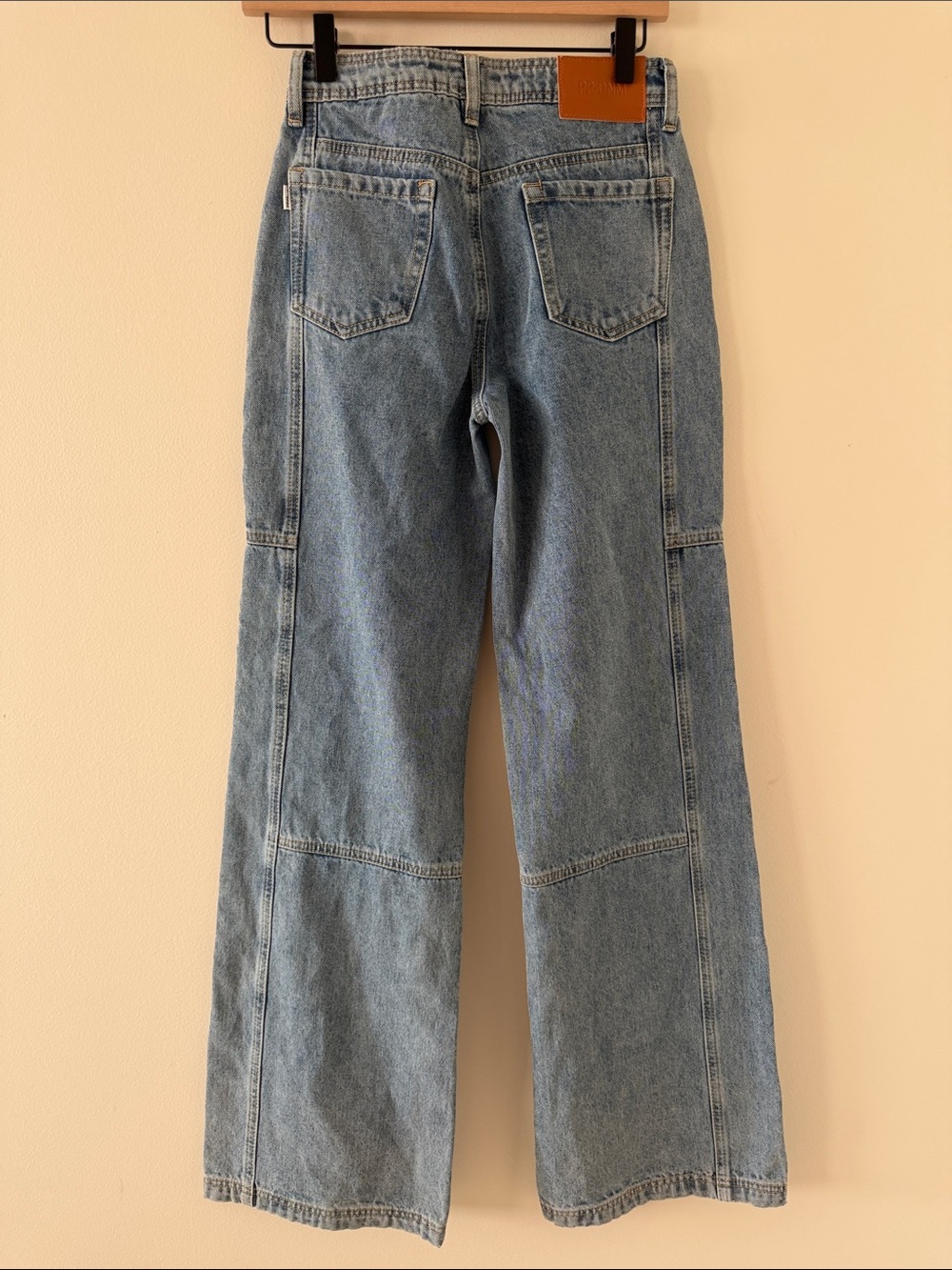 Princess Polly NWT Chad Cargo Jeans Mid Wash Denim Size 4 - Picture 9 of 13